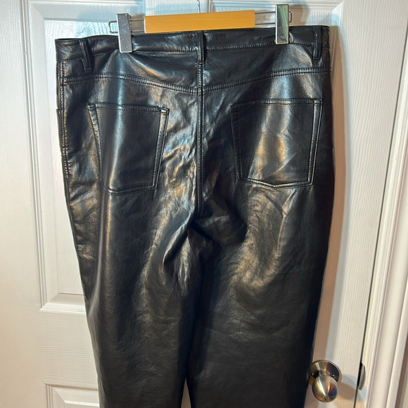 Wilfred Aritzia Melina black vegan leather pants size 16 - Picture 7 of 13
